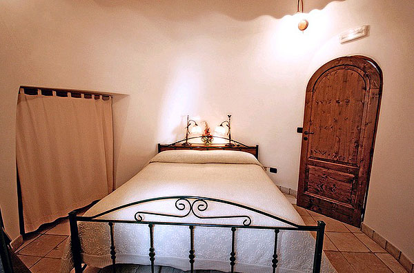 Masseria-torre-rosa-app-il-trullo-schlafzimmer