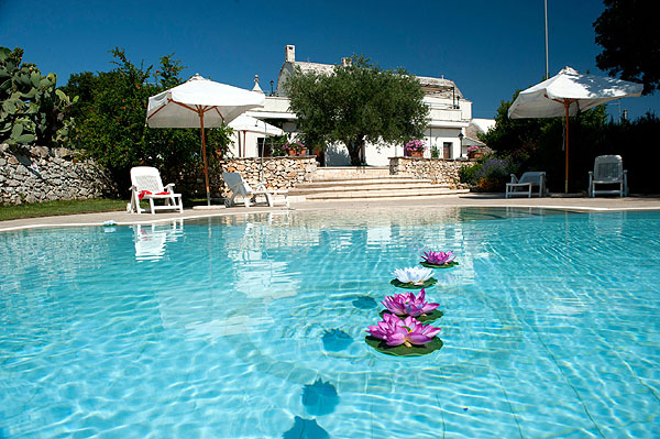 Masseria-torre-rosa-pool-seerosen