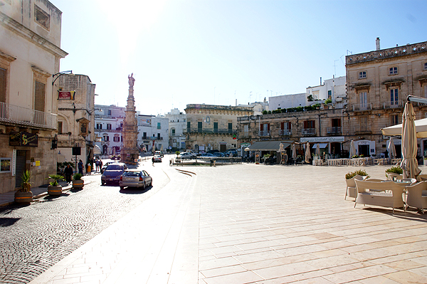 Ostuni-piazza della Liberta2