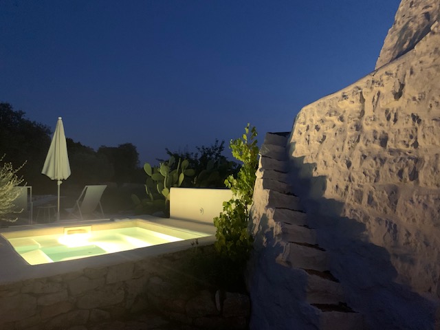 Torretta-pool-nachts