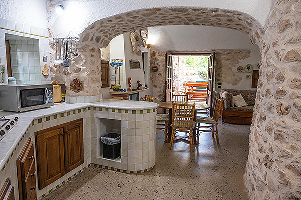 Casa-liama-wohnbereich-mit-küche